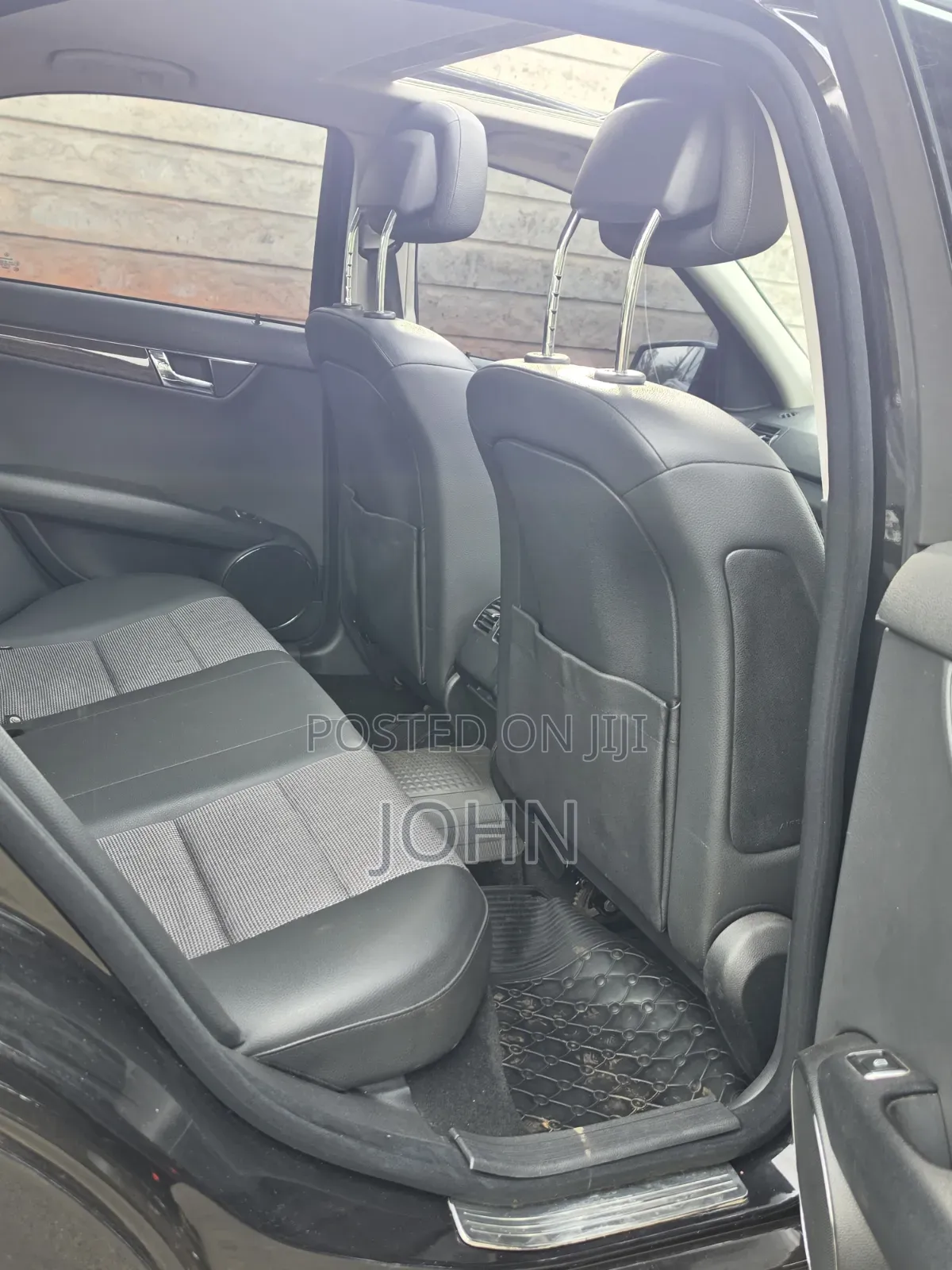 Mercedes-Benz C250 2011 Black