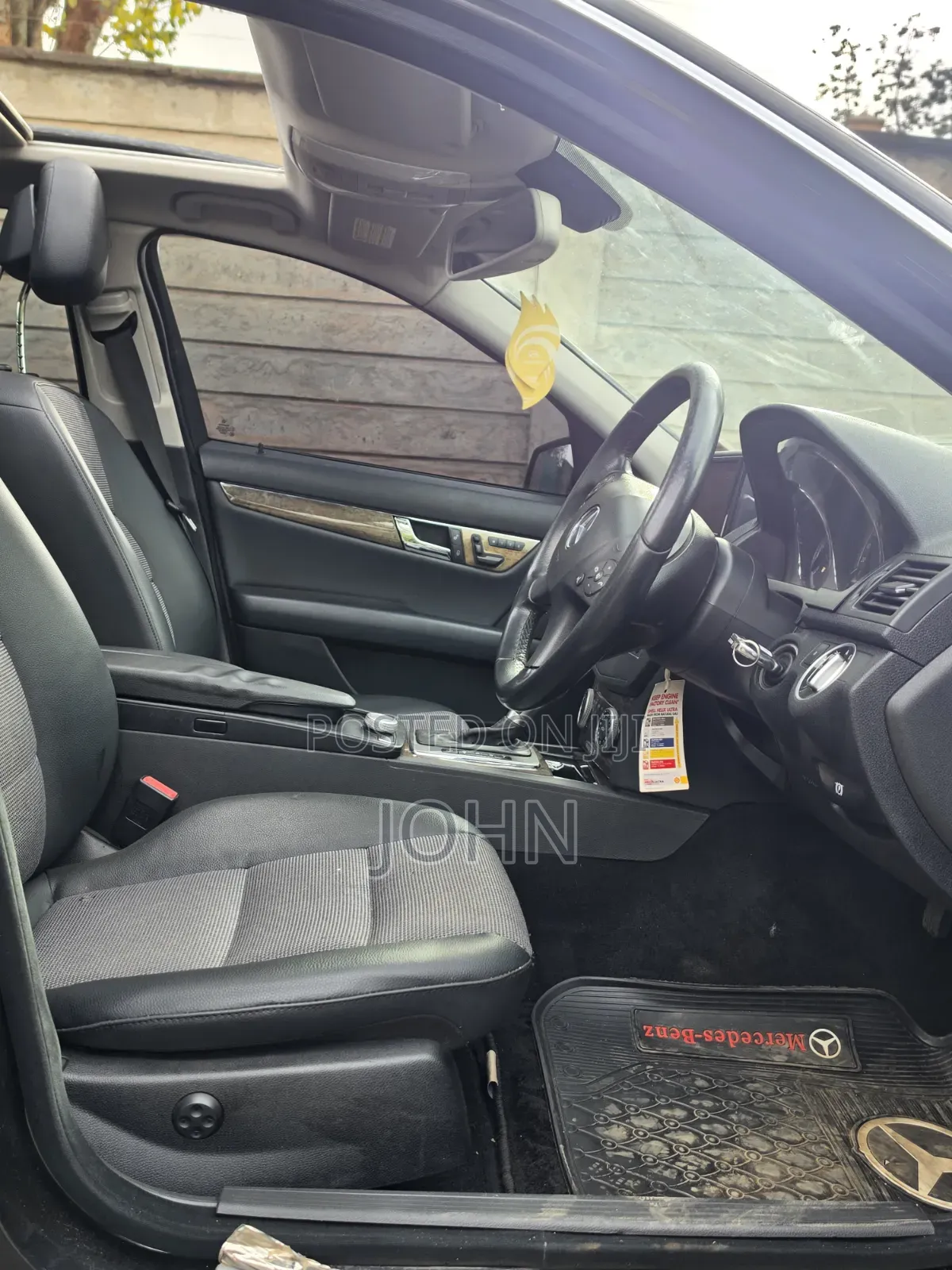 Mercedes-Benz C250 2011 Black