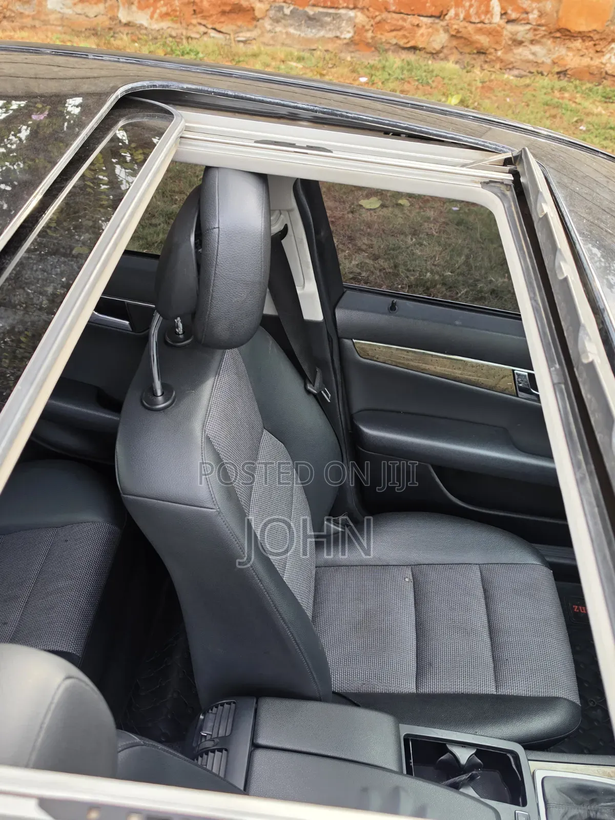 Mercedes-Benz C250 2011 Black