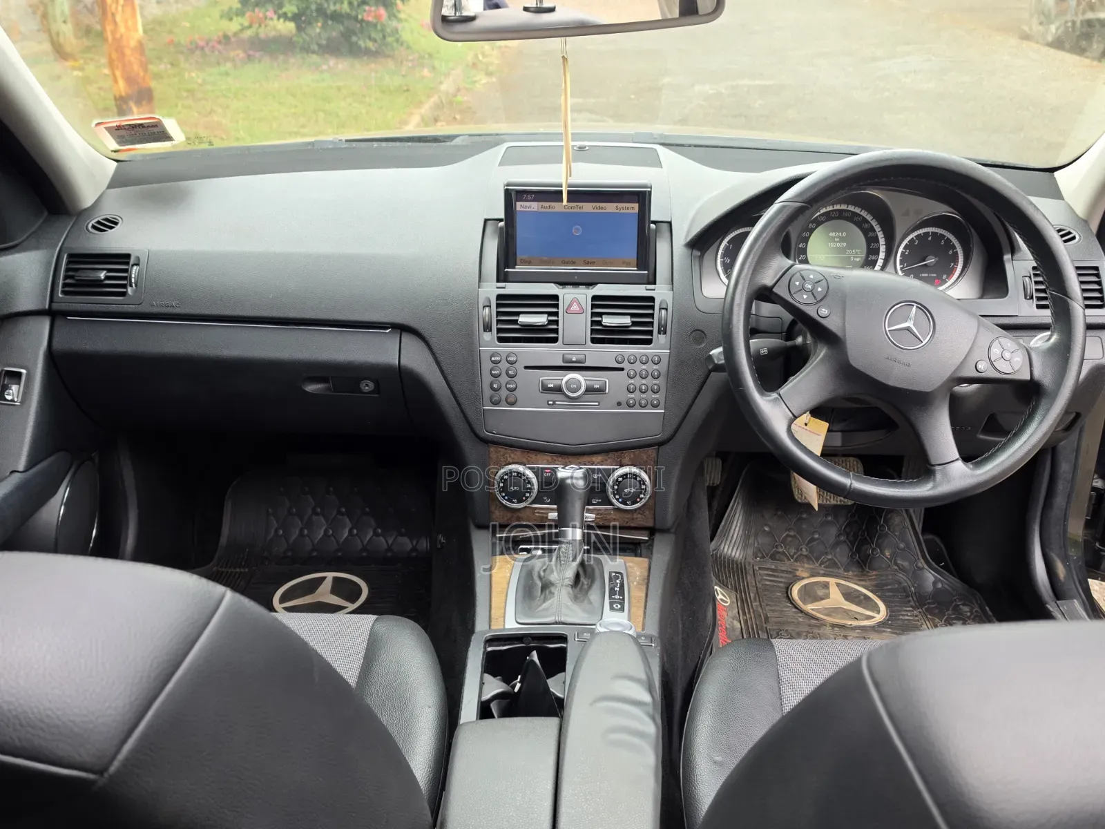 Mercedes-Benz C250 2011 Black