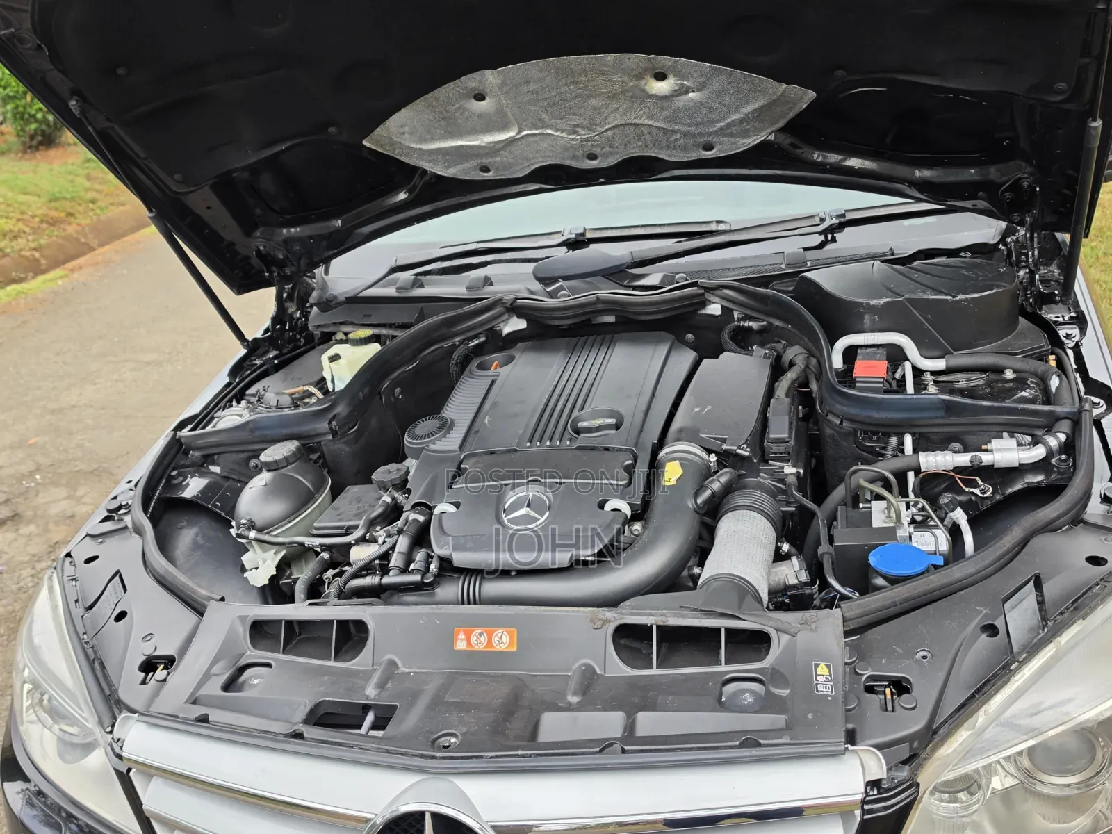 Mercedes-Benz C250 2011 Black