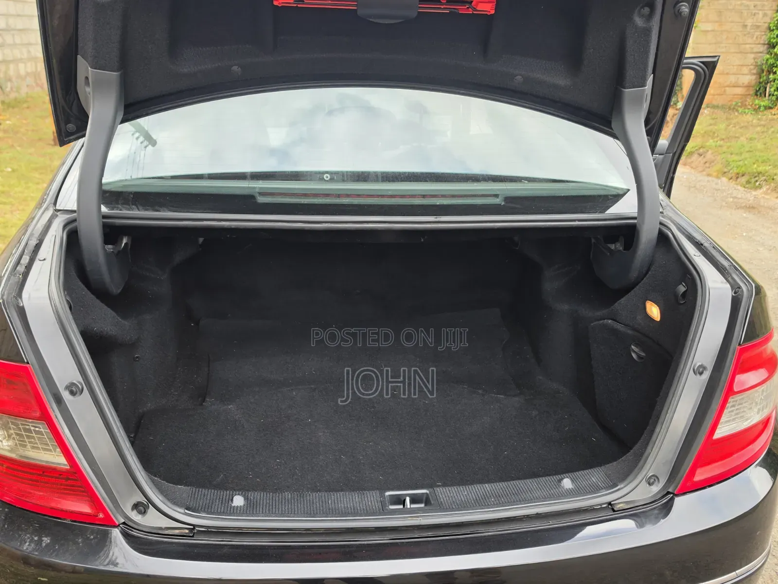 Mercedes-Benz C250 2011 Black