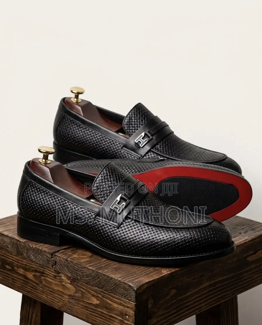 Red Bottom Textured Slip-on Leather Moccasins