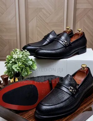 Red Bottom Textured Slip-on Leather Moccasins