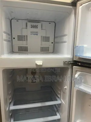 Von Hotpoint Double Door Fridge