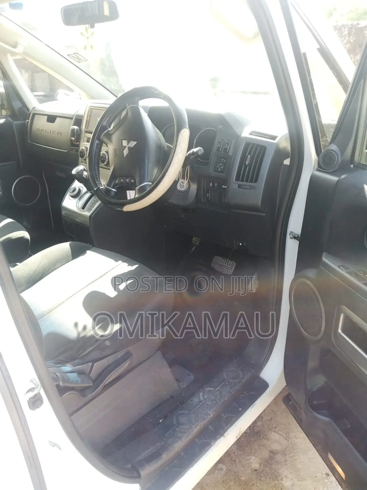 Mitsubishi Delica 2012 Silver