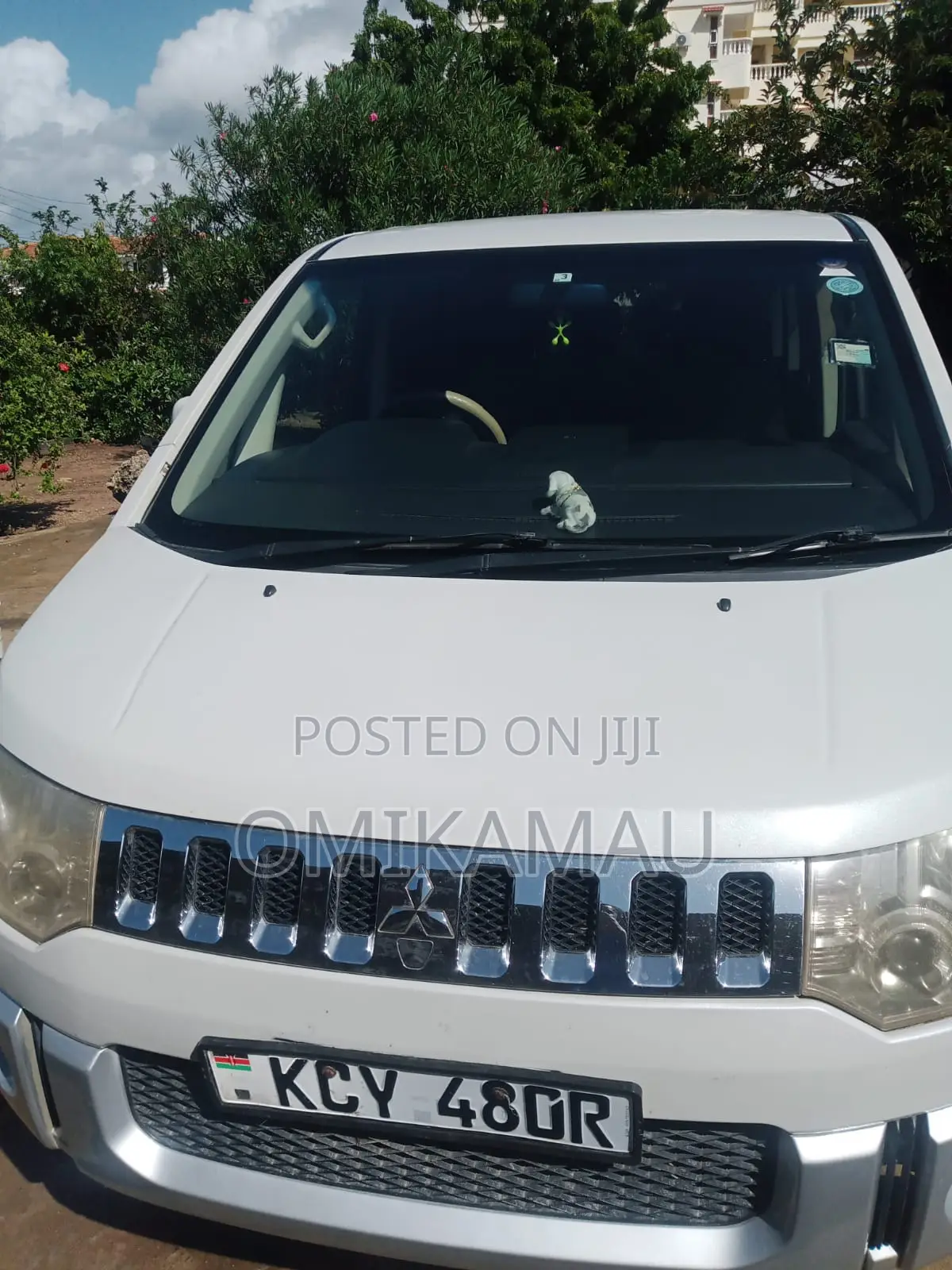 Mitsubishi Delica 2012 Silver