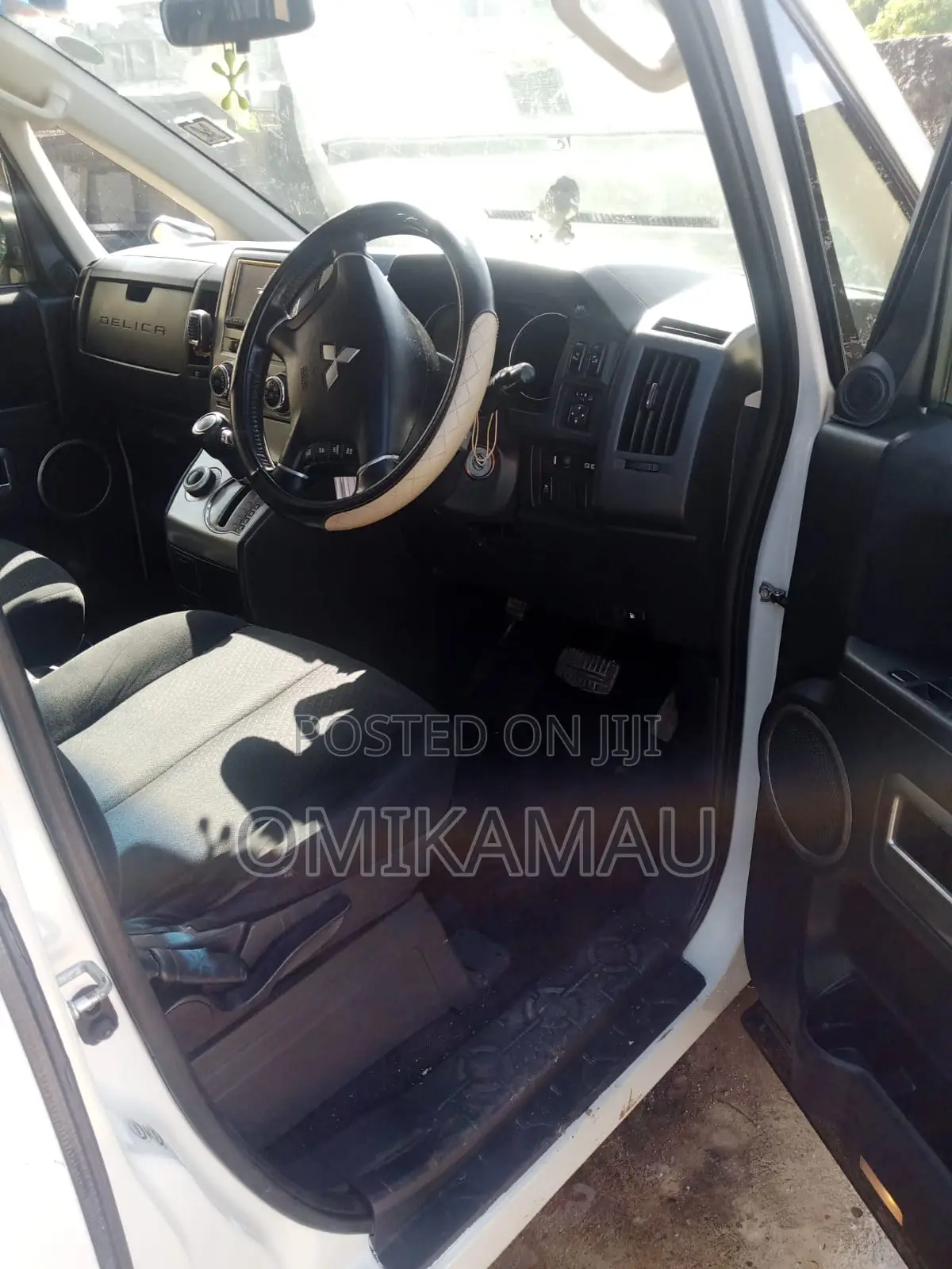 Mitsubishi Delica 2012 Silver