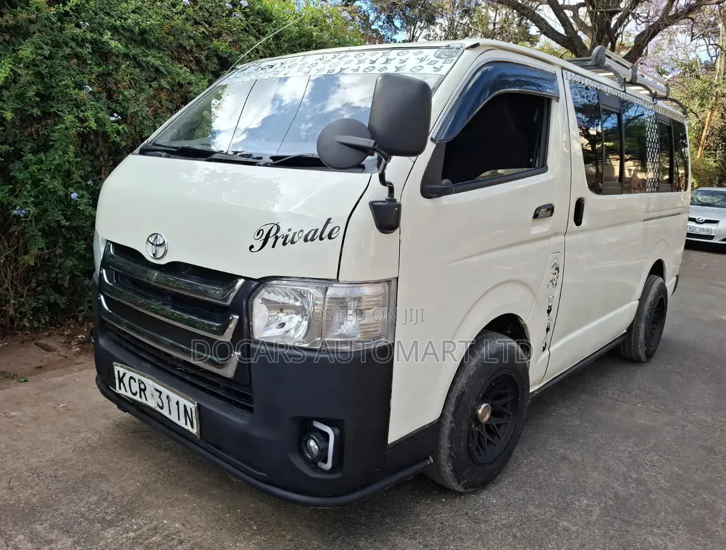 Toyota HiAce 2011 White