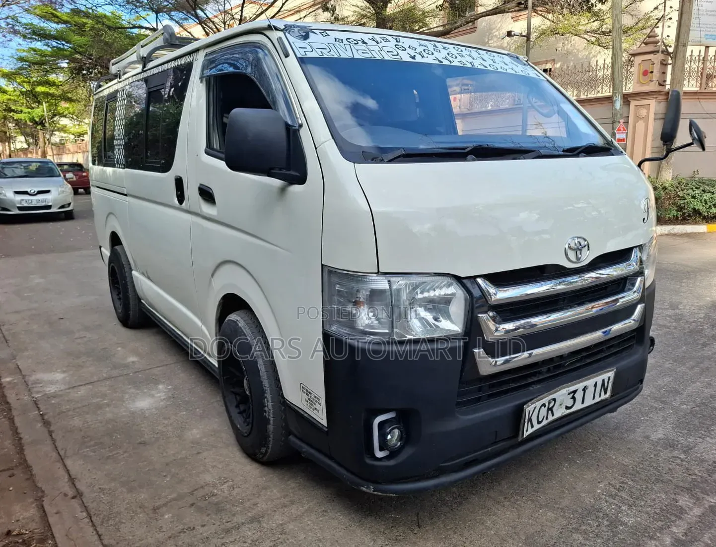 Toyota HiAce 2011 White