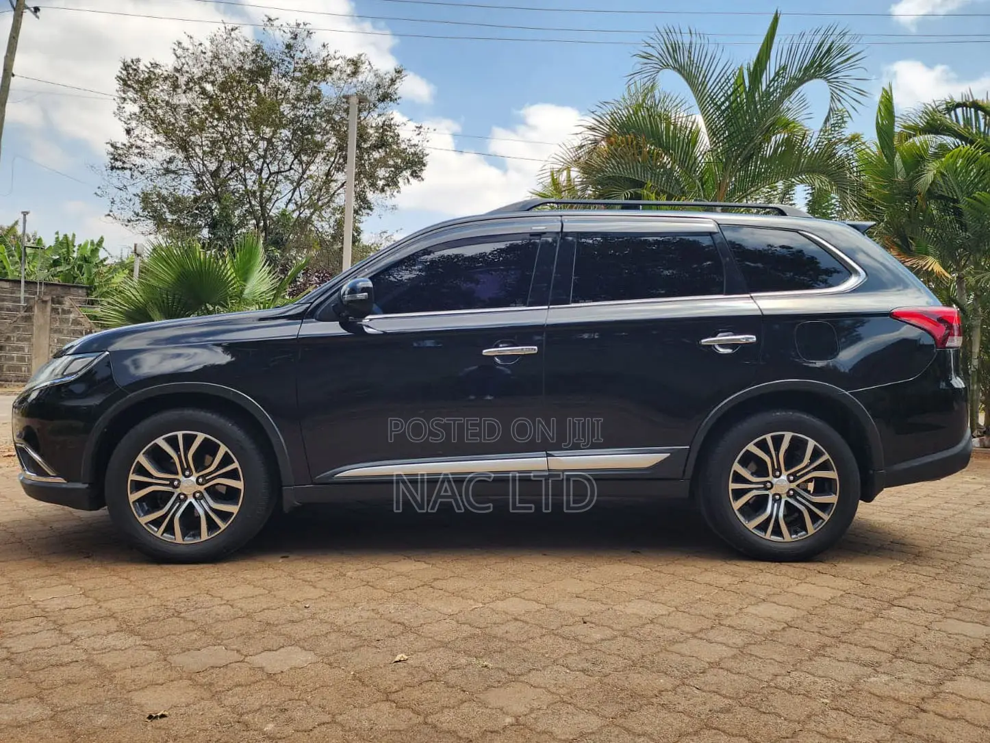 Mitsubishi Outlander 2015 Black