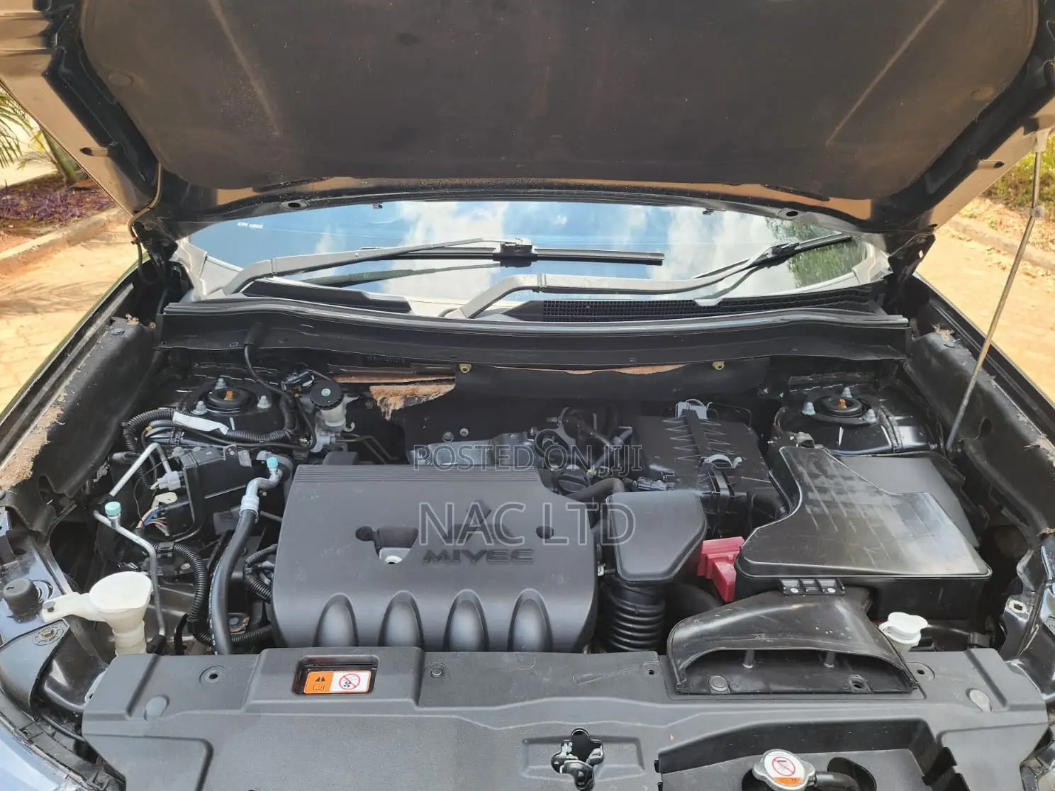 Mitsubishi Outlander 2015 Black
