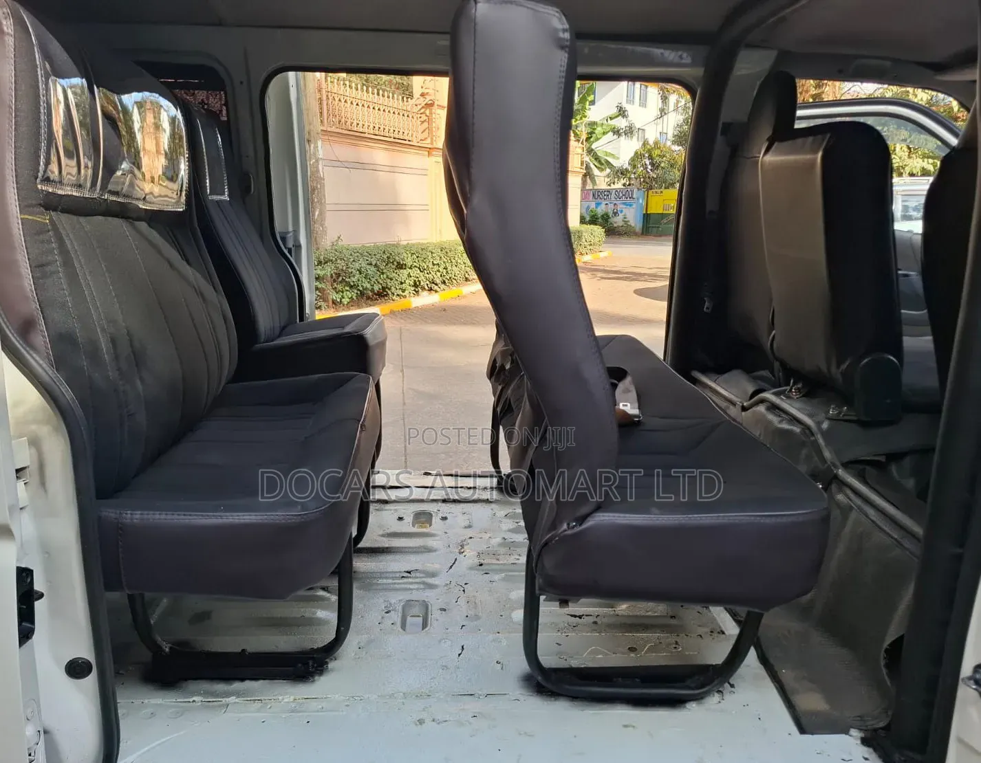 Toyota HiAce 2011 White