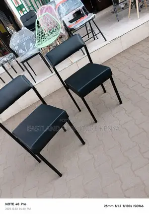 Office Visitor Chair - Black Leather Waiting Chair With Metal Frame