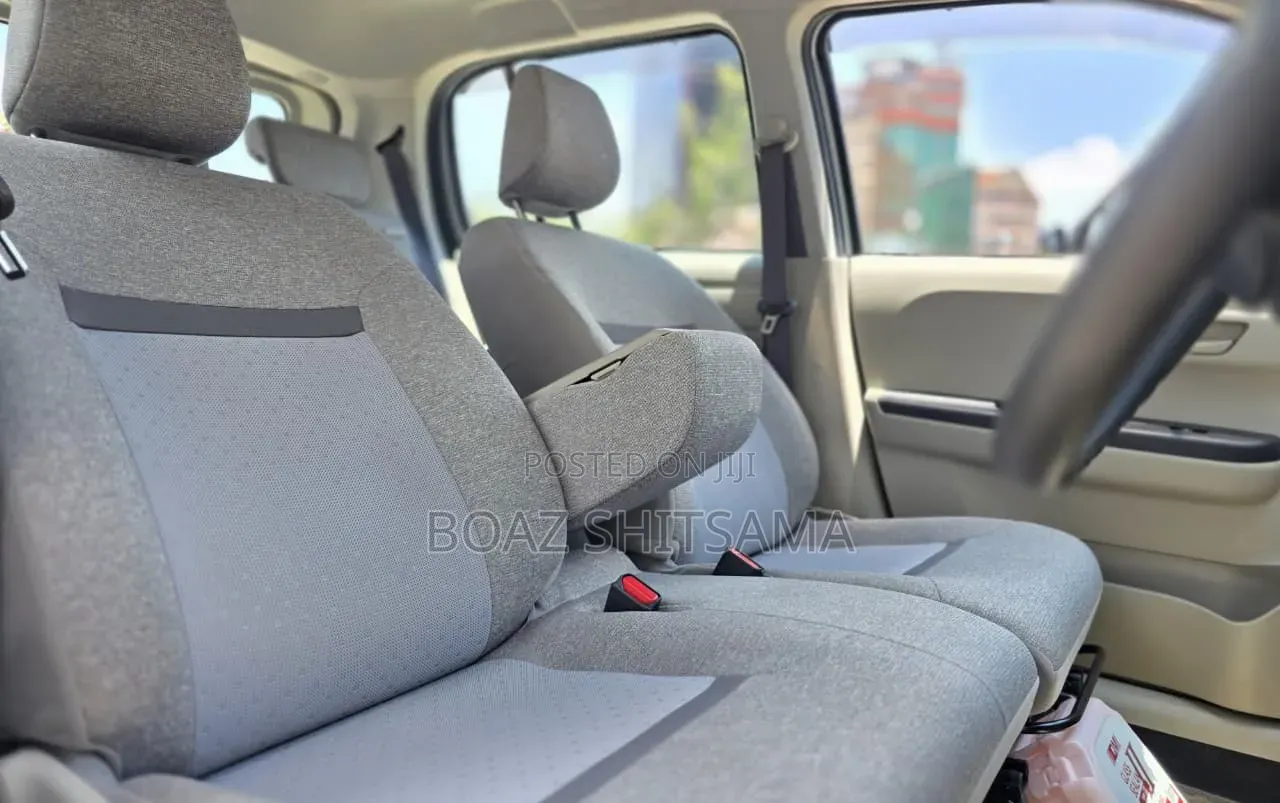 Toyota Passo 2019 Silver
