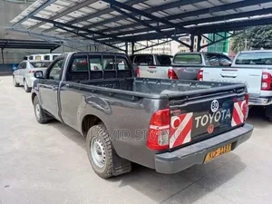 Toyota Hilux 2015 Gray