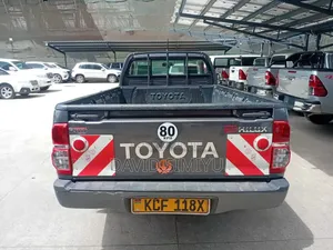 Toyota Hilux 2015 Gray