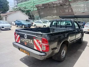 Toyota Hilux 2015 Gray