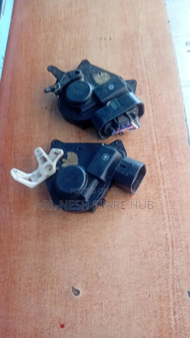Toyota Rav 4 Old Model Front Door Actuators - thumbnail 2