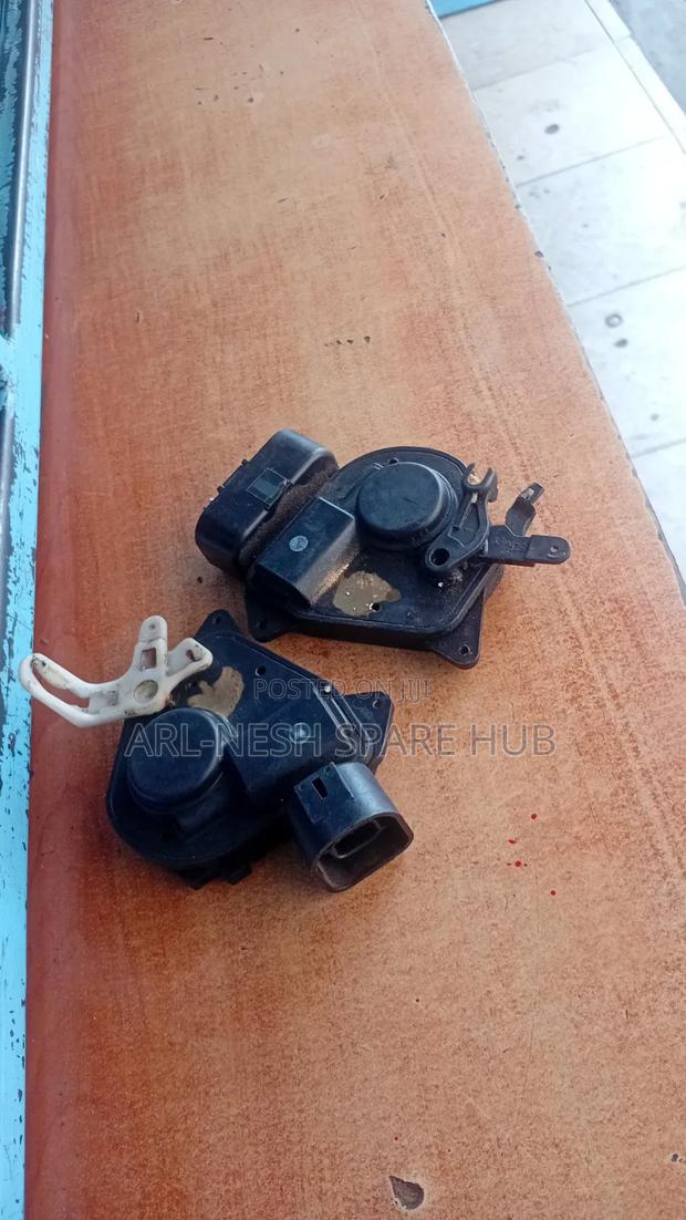 Toyota Rav 4 Old Model Front Door Actuators - thumbnail 3
