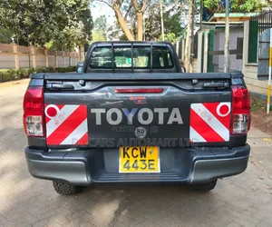 Toyota Hilux 2020 Black