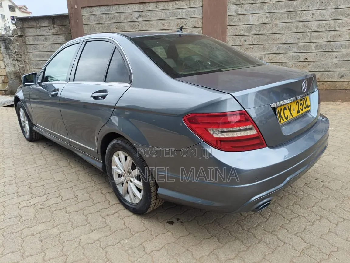Mercedes-Benz C200 2012 Gray