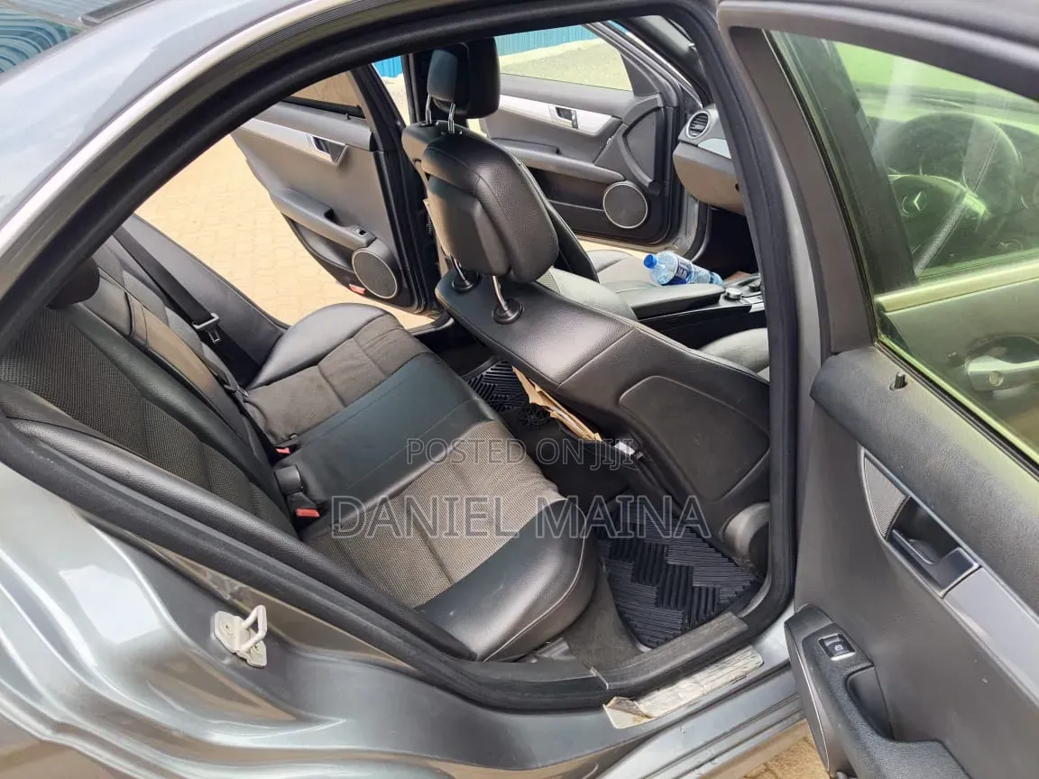 Mercedes-Benz C200 2012 Gray