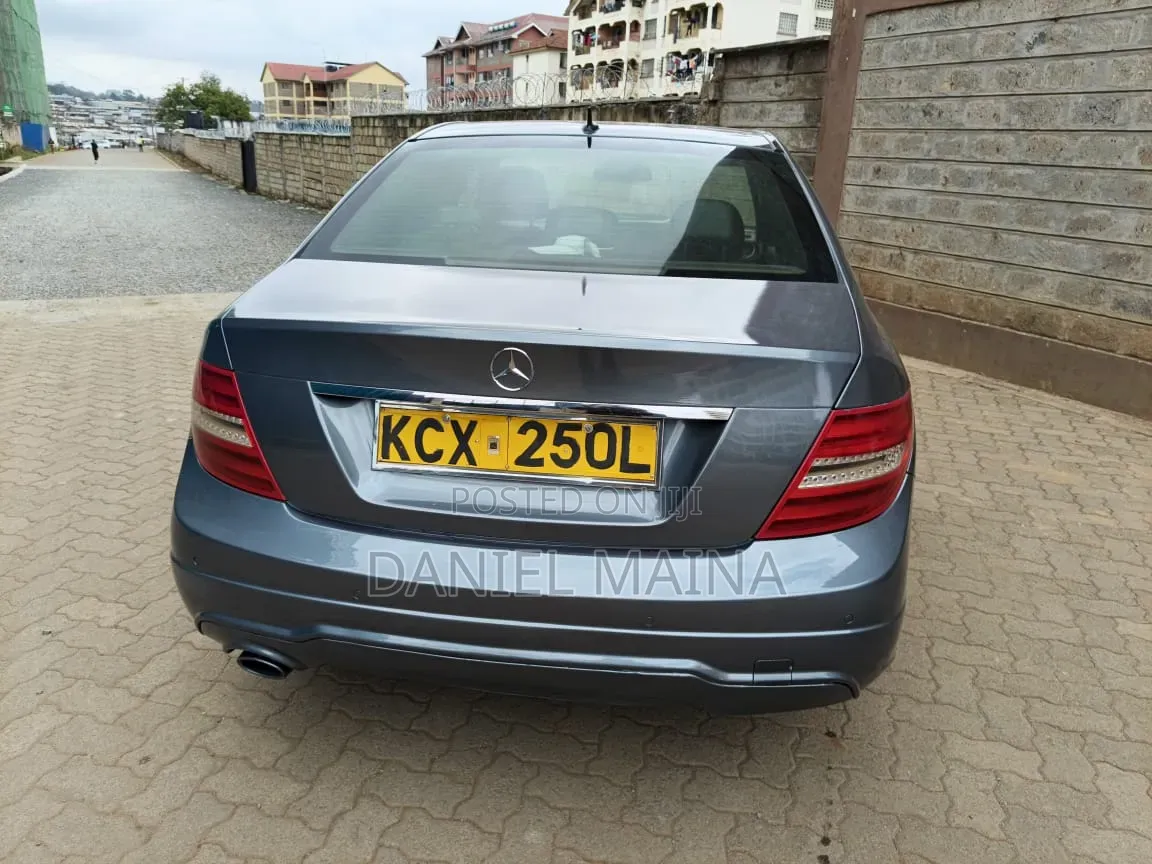 Mercedes-Benz C200 2012 Gray