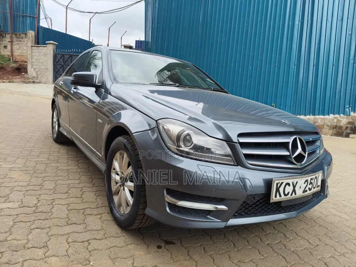 Mercedes-Benz C200 2012 Gray