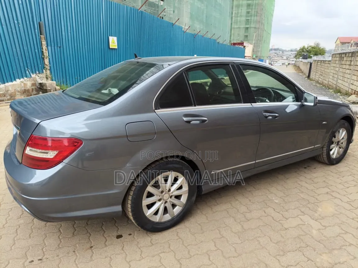 Mercedes-Benz C200 2012 Gray