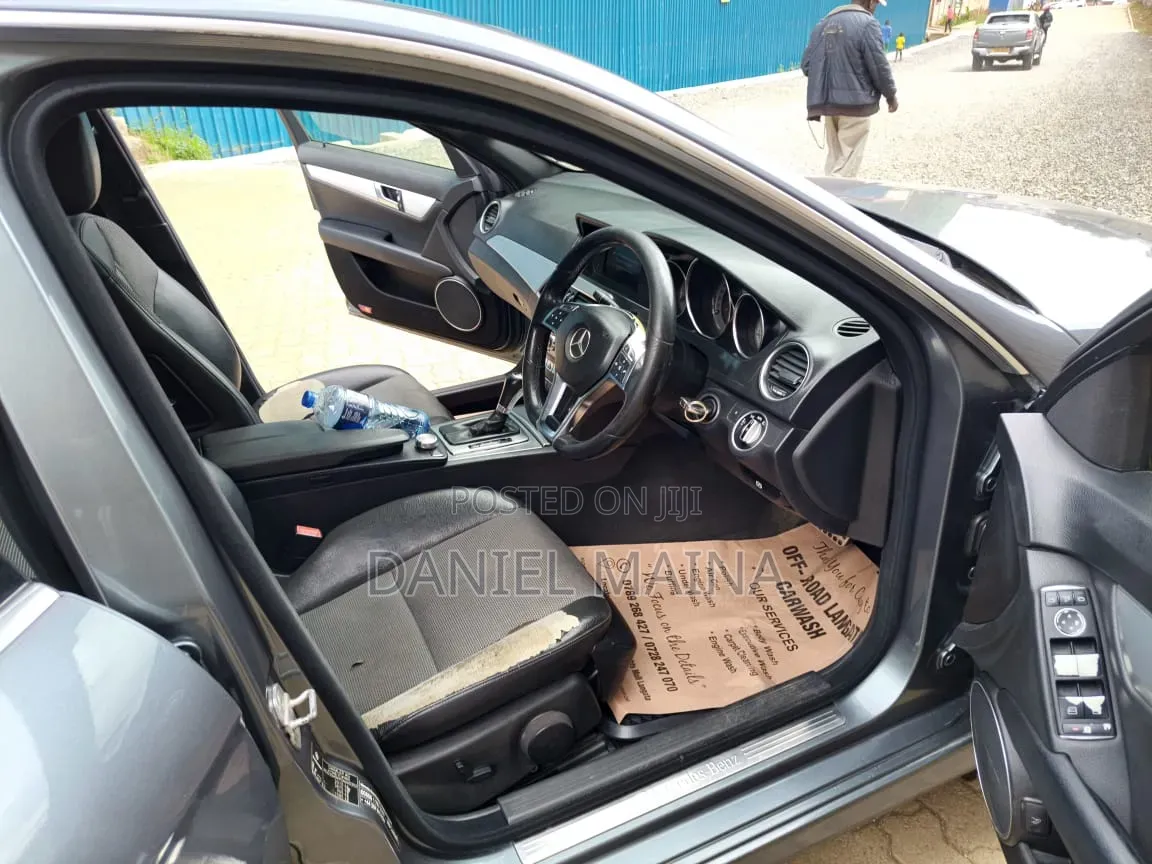 Mercedes-Benz C200 2012 Gray