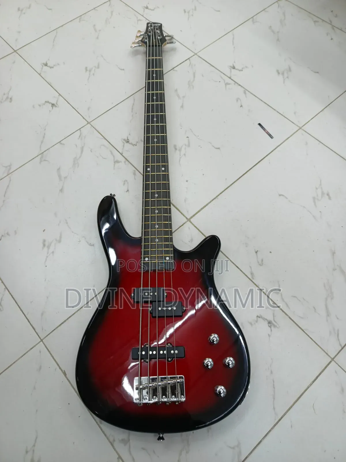 Ibanez 5 Strings Base Guitar
