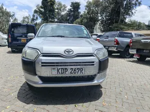 Toyota Succeed SV Premium 2016 Silver