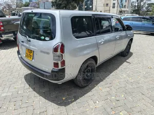 Toyota Succeed SV Premium 2016 Silver