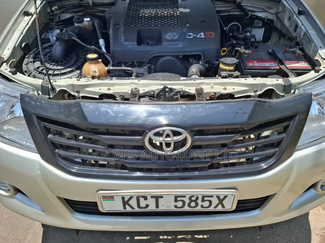 Toyota Hilux 2012