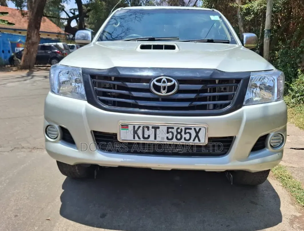 Toyota Hilux 2012