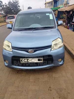 Toyota Sienta 2014 Blue