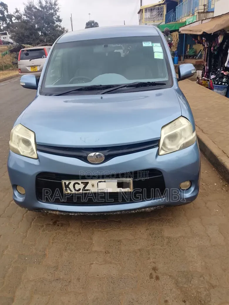 Toyota Sienta 2014 Blue