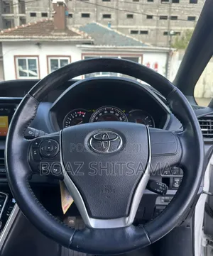 Toyota Esquire 2019 White