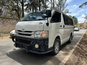 Toyota HiAce 2015 White