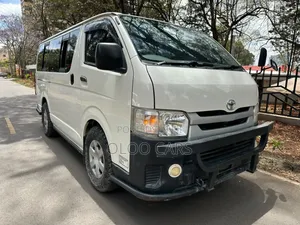 Toyota HiAce 2015 White