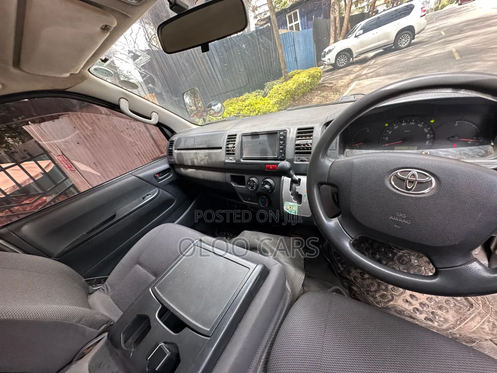 Toyota HiAce 2015 White