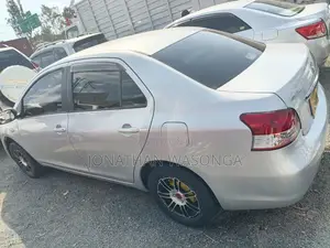 Toyota Belta 2006 Silver