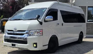 Toyota HiAce 2019 White