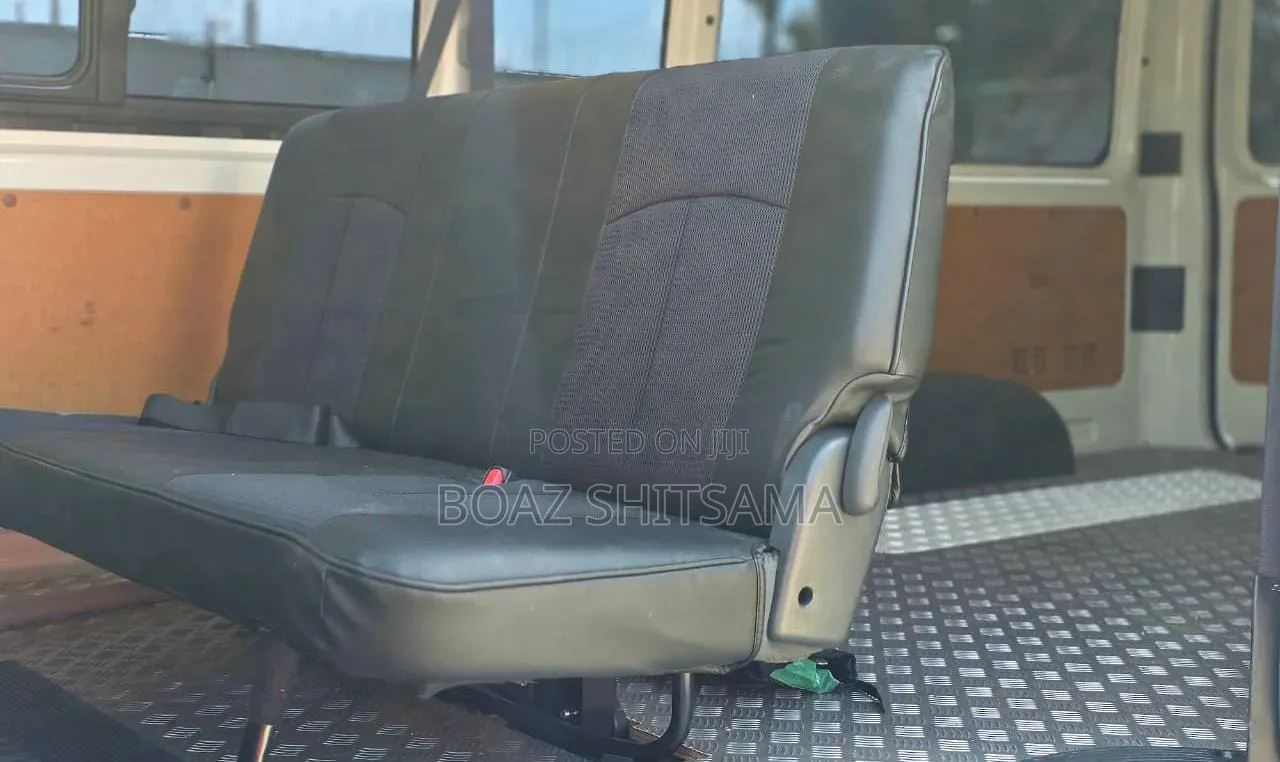 Toyota HiAce 2019 White