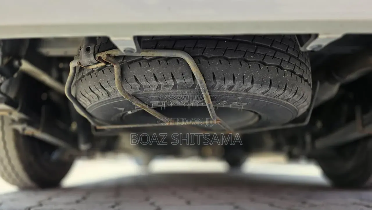 Toyota HiAce 2019 White