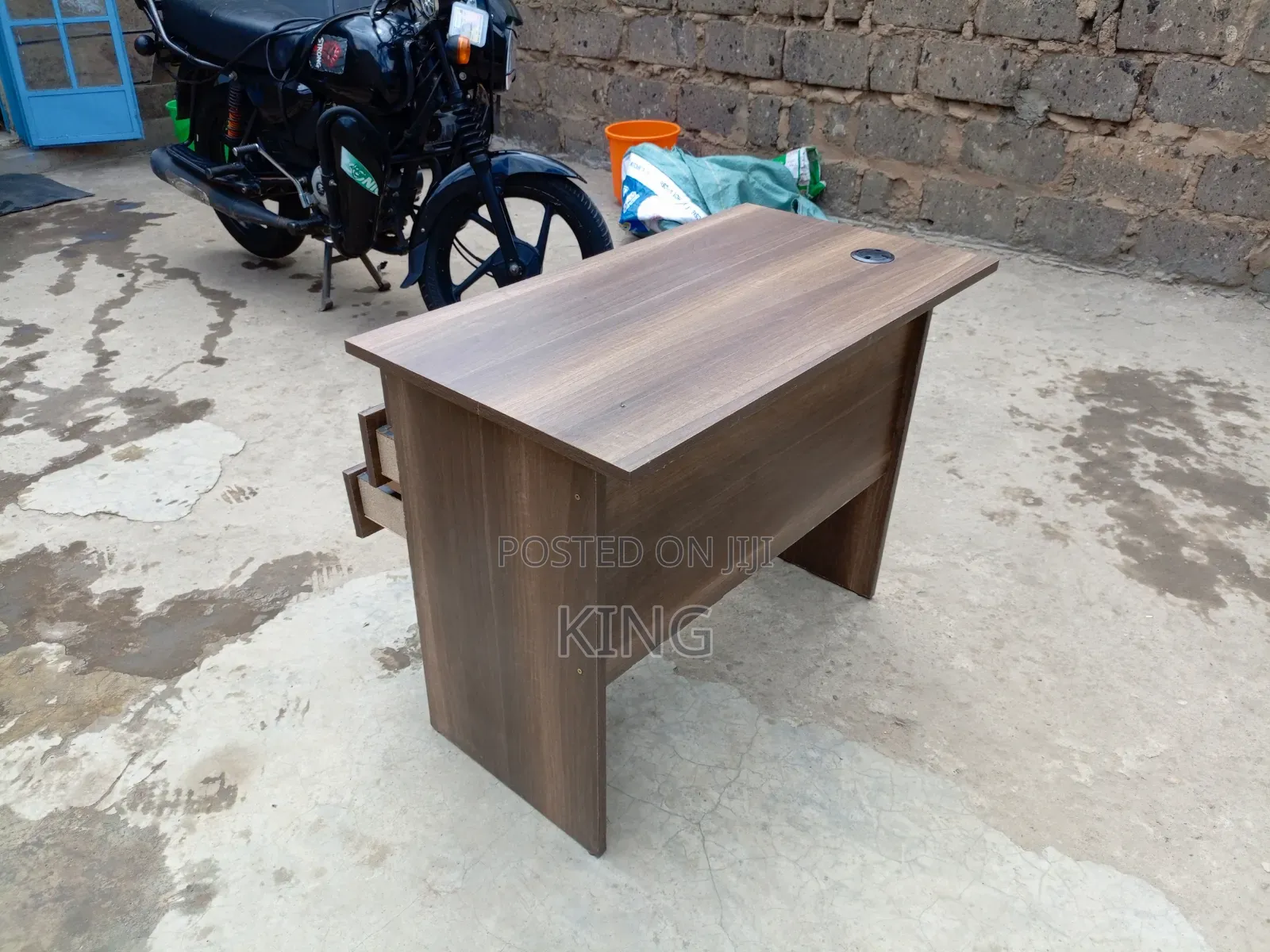 Providing Executive Officer Desk-Studuy Tables