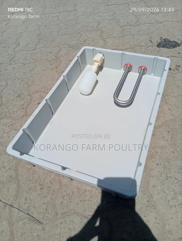 Incubator Water Tank - main view