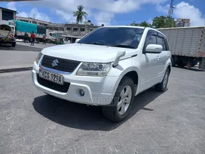 Suzuki Escudo 2011 White