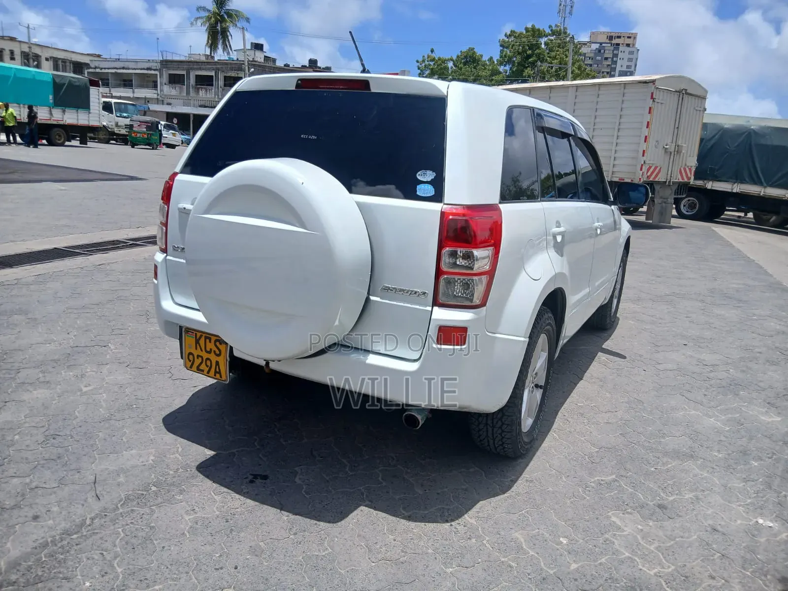 Suzuki Escudo 2011 White